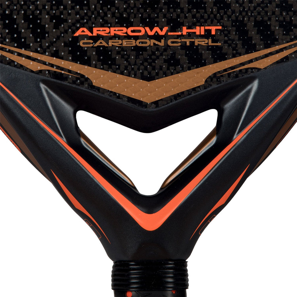 Detalhe do centro da Arrow Hit Carbon CTRL 2026 com a inscrição «Carbon CTRL»