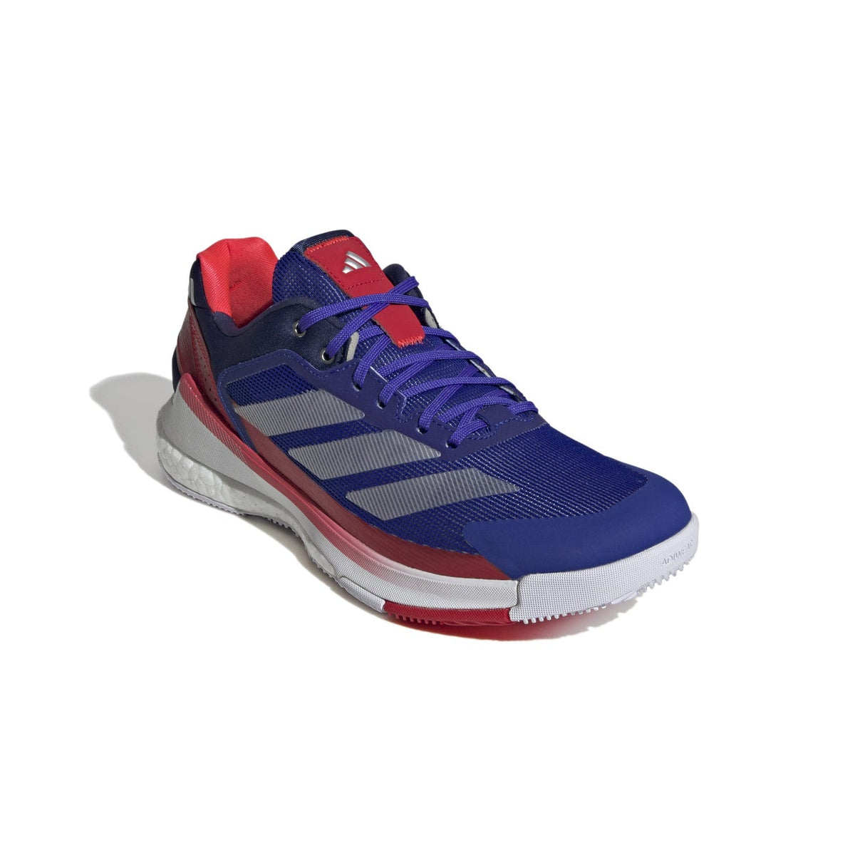 Schuin achteraanzicht van de blauwe Adidas Crazyquick Boost met witte strepen