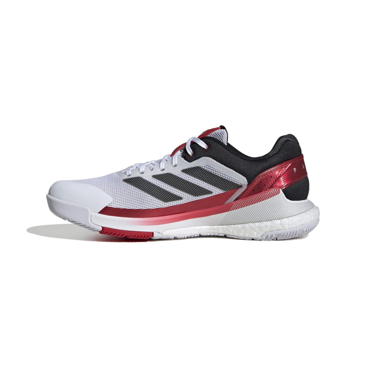 Binnenzijde van de witte Adidas Crazyquick Boost met rode streep langs de zool