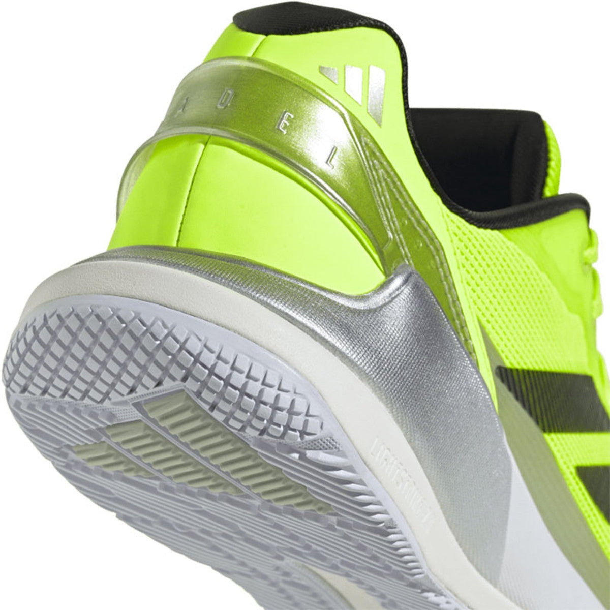 Adidas Crazyquick LS Lime/Black - detail van bovenwerk en tussenzool, neongeel bovenwerk met zwarte 3-Stripes, zilveren hielpartij en witte tussenzool