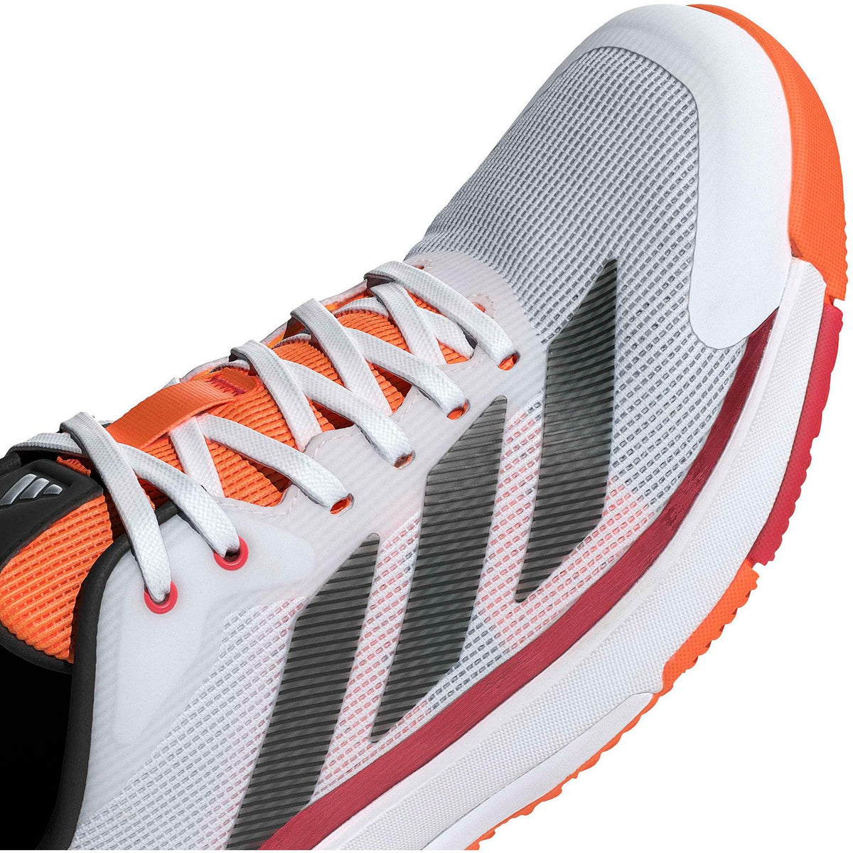 Adidas Crazyquick LS White/Orange - detail van mesh en veters, wit bovenwerk met donkerrode band, feloranje teenbumper en oranje loopzool