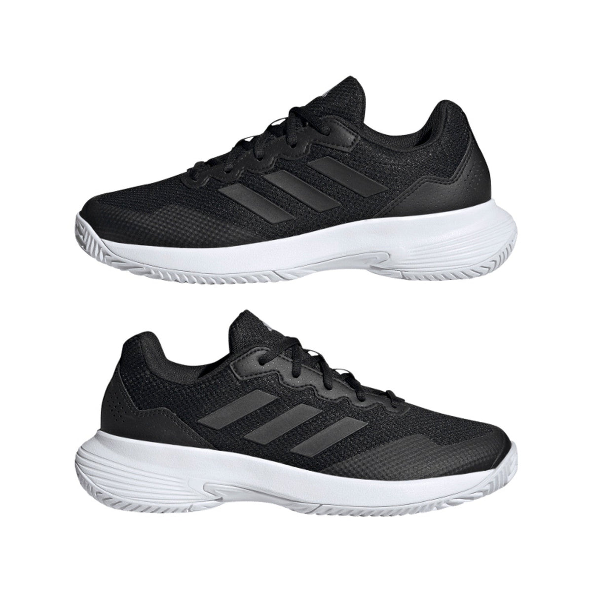 Adidas Gamecourt 2 W en Core Black, avec les trois bandes en argent mat sur l’extérieur