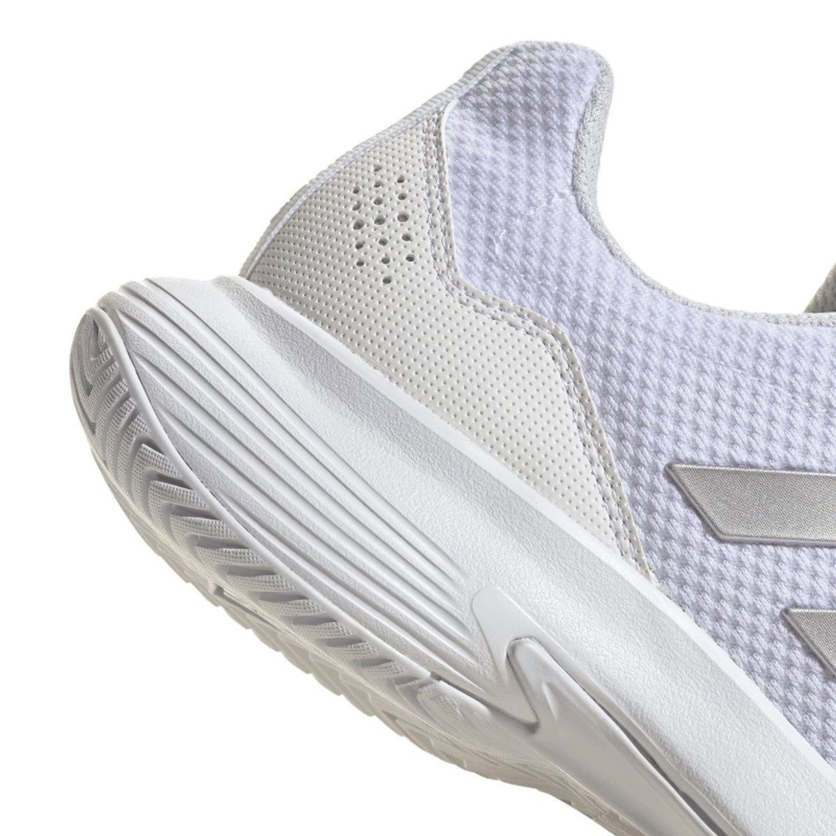 Adidas Gamecourt 2 W en Cloud White, détail de la tige en mesh