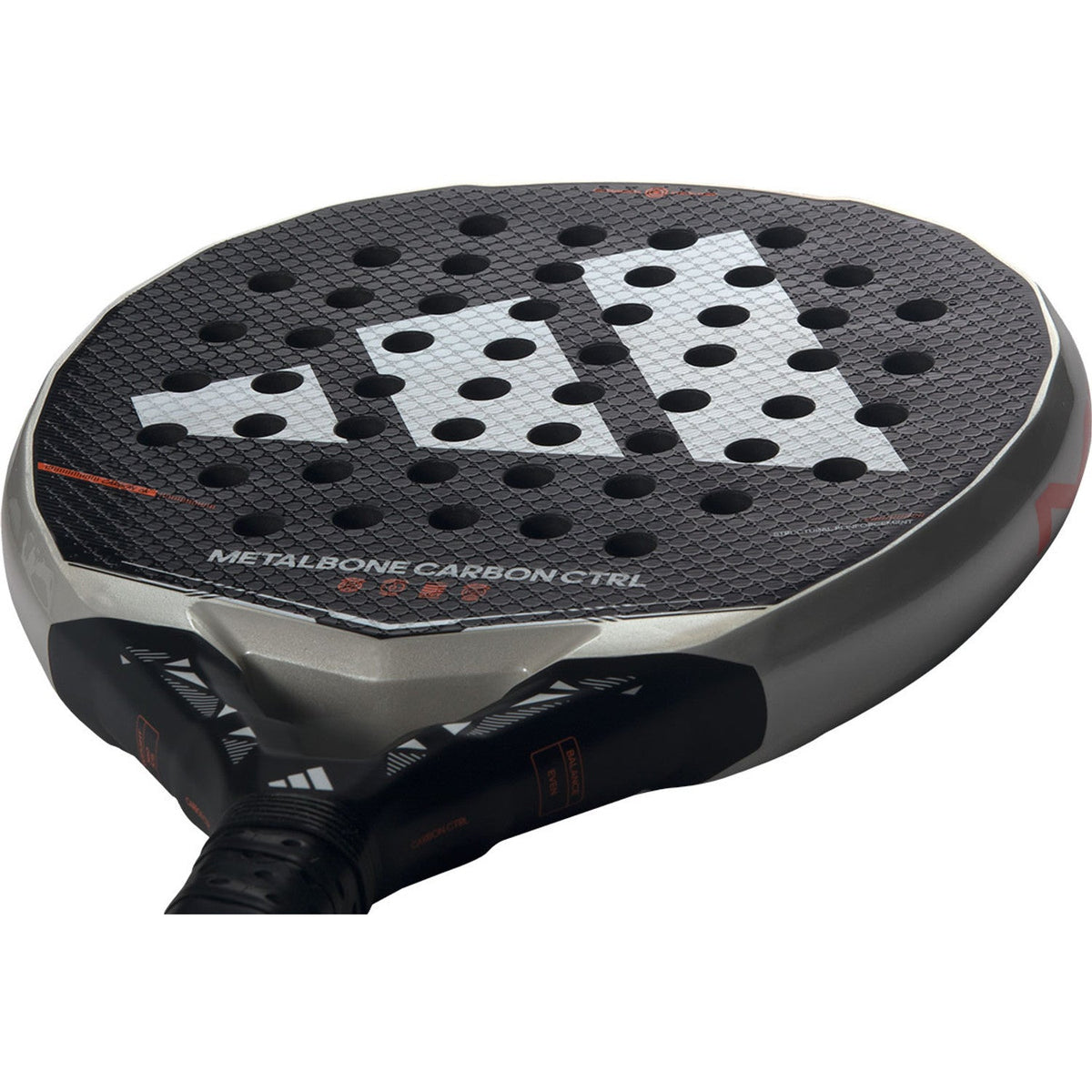 Liggend schuin bovenaanzicht van de Adidas Metalbone Carbon Ctrl 3.5 met zwart slagvlak