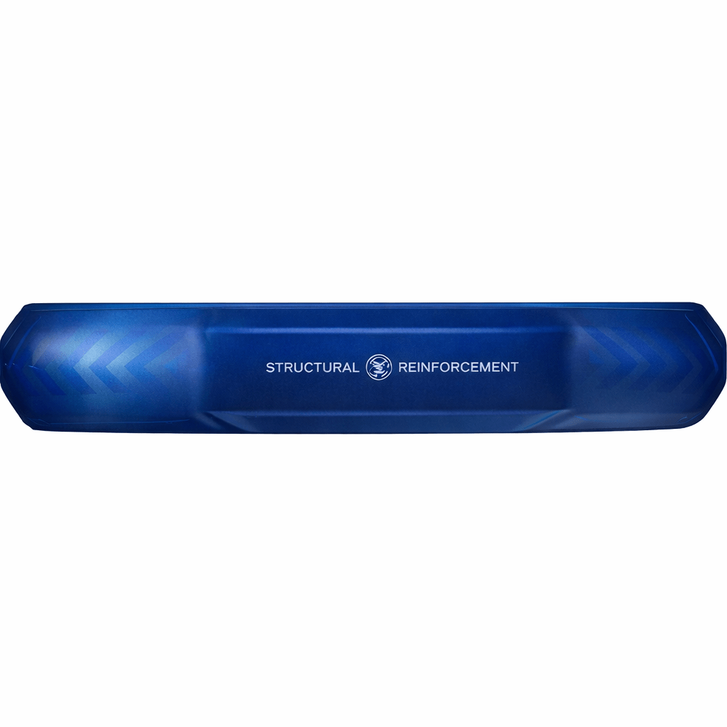 Close-up van de blauwe framerand van de Adidas Metalbone Team 3.3 met opdruk over versterking