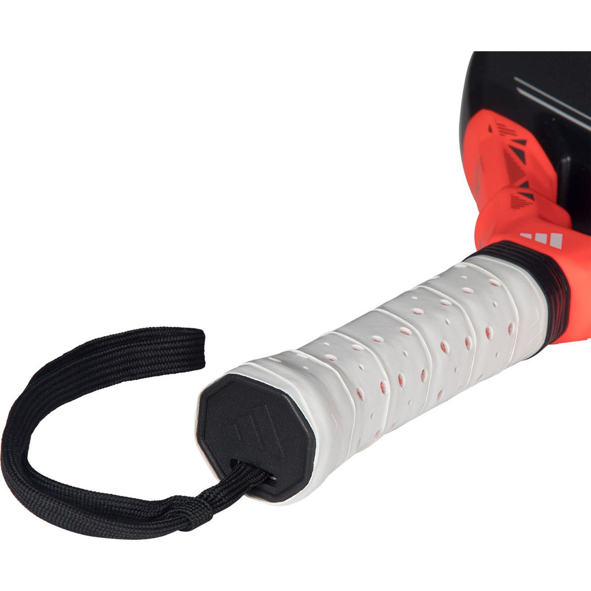 Close-up van de witte grip met oranje hals en zwarte polsband van de Adidas Metalbone Team 3.5