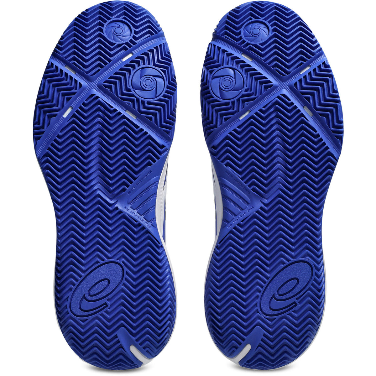 Blauwe zolen van een paar ASICS Gel-Challenger 15 Padel LE met visgraatprofiel
