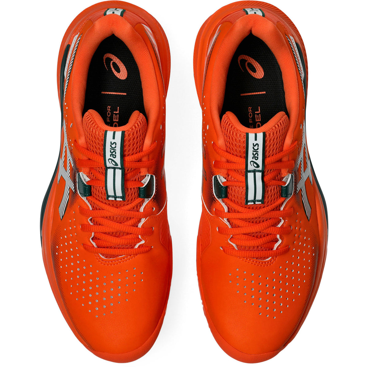 Vista superior de um par de ASICS Gel-Challenger 15 Padel na cor laranja-avermelhada