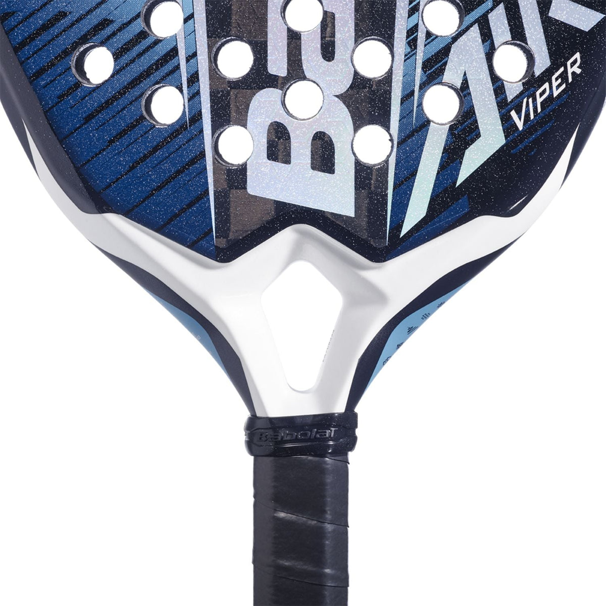 Detail van het hart van het Babolat Air Viper 2.6 met witte brug en VIPER-opdruk