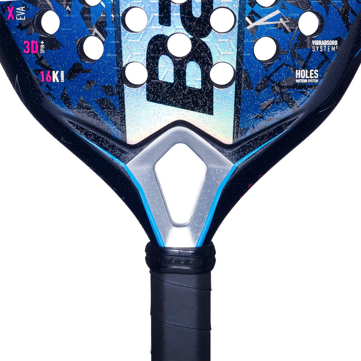 Detail van het hart van het Babolat Air Viper 25 met zilveren brug en donkere grip