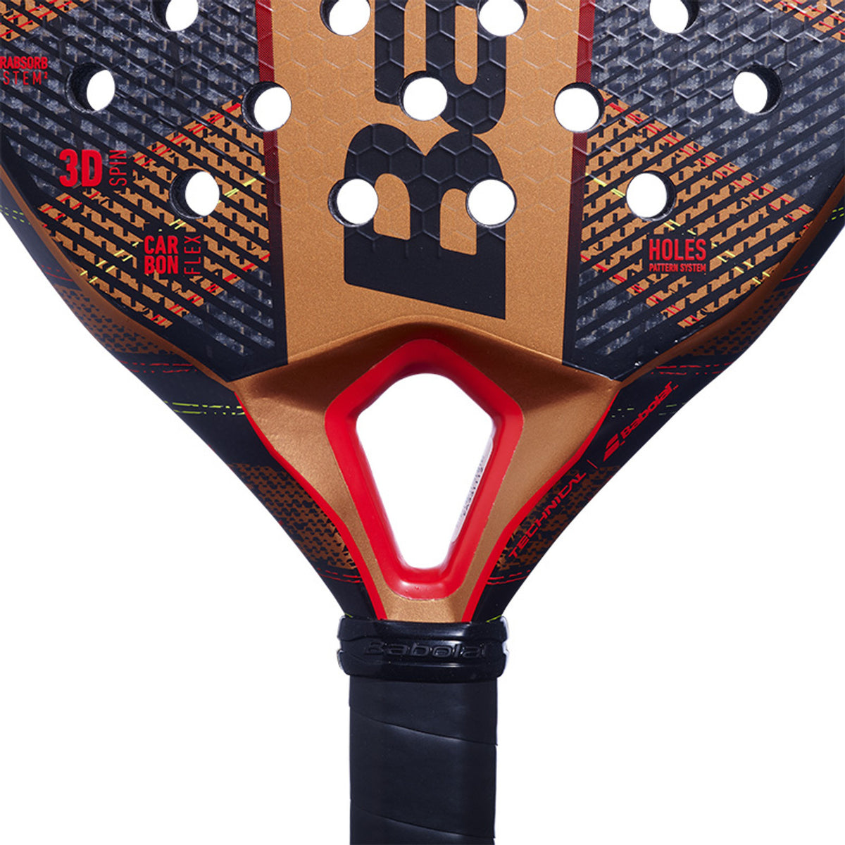 Detaljbild av hjärtat på Babolat Technical Veron 2024 med röd finish