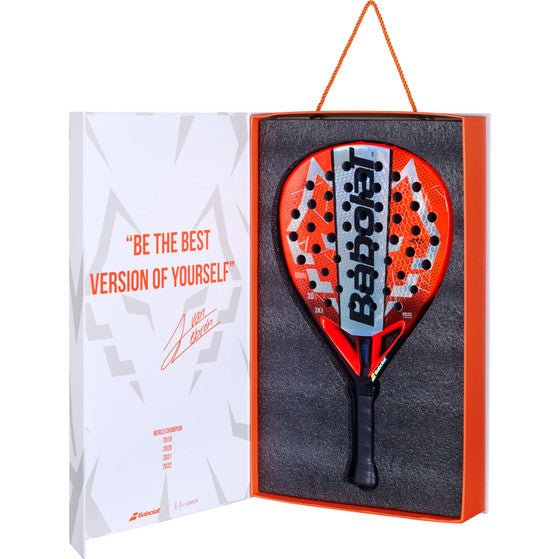 Verpakking van het Babolat Viper Juan Lebron 3.0 padelracket in een oranje geschenkdoos