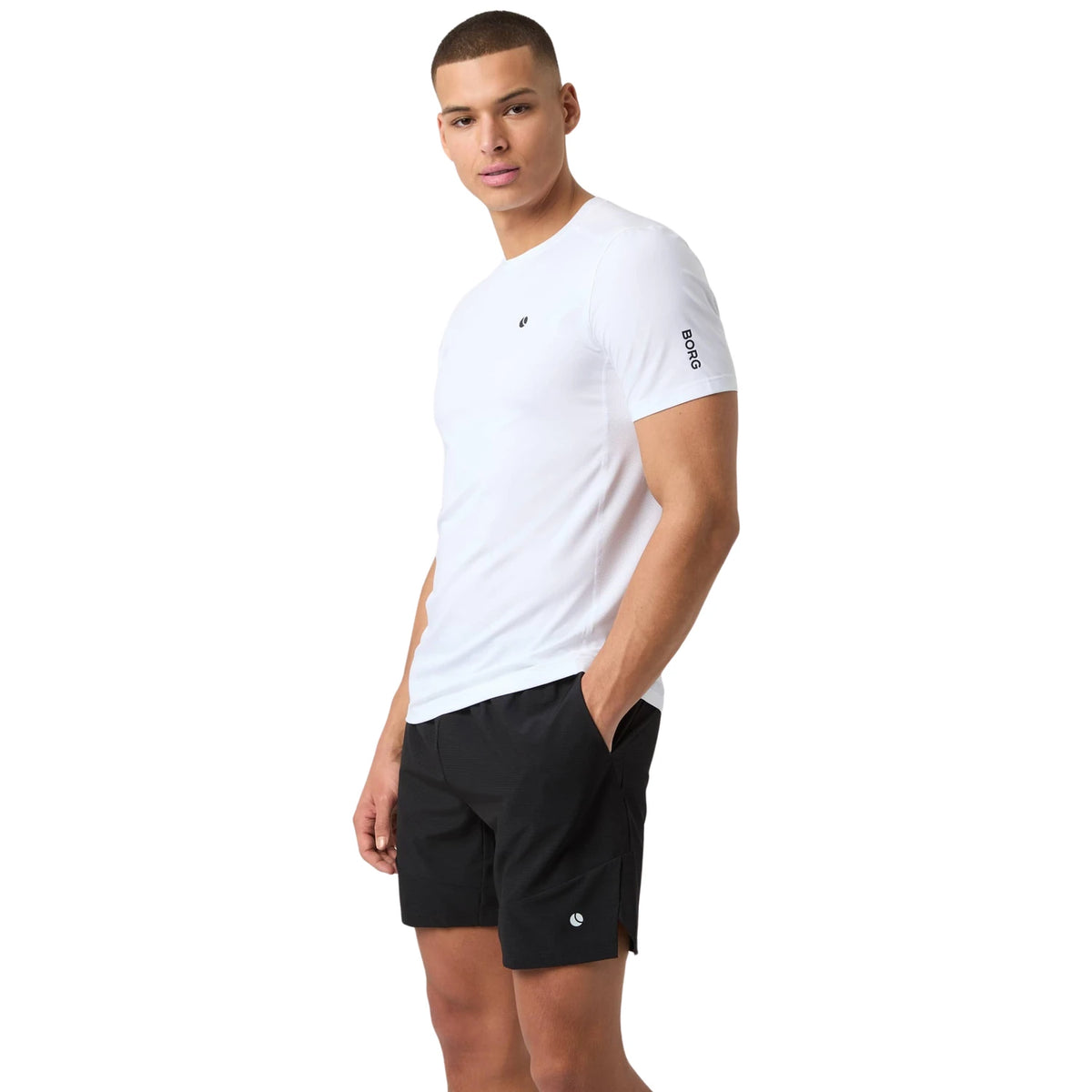 Model draagt het Bjorn Borg Ace Mesh Panel T-shirt voor heren in wit