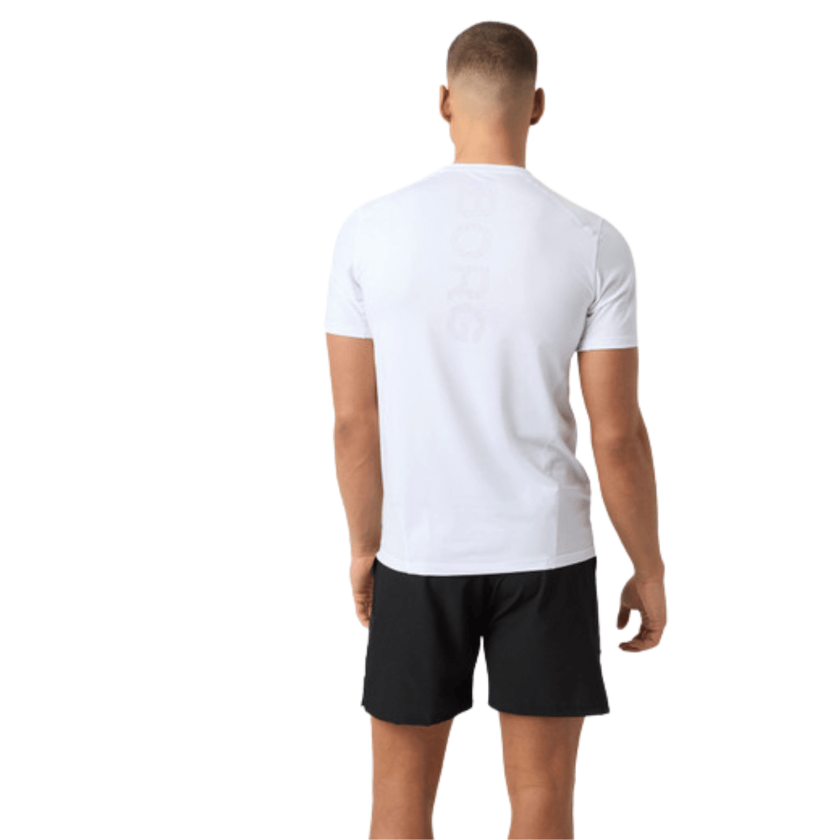 Achterzijde van het witte Bjorn Borg Ace Mesh Panel T-shirt met zwarte short