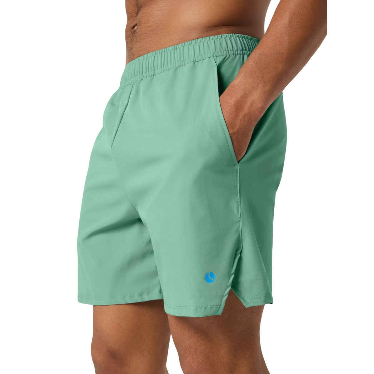 Zijaanzicht van de mintgroene Ace Racquet short met hand in de steekzak