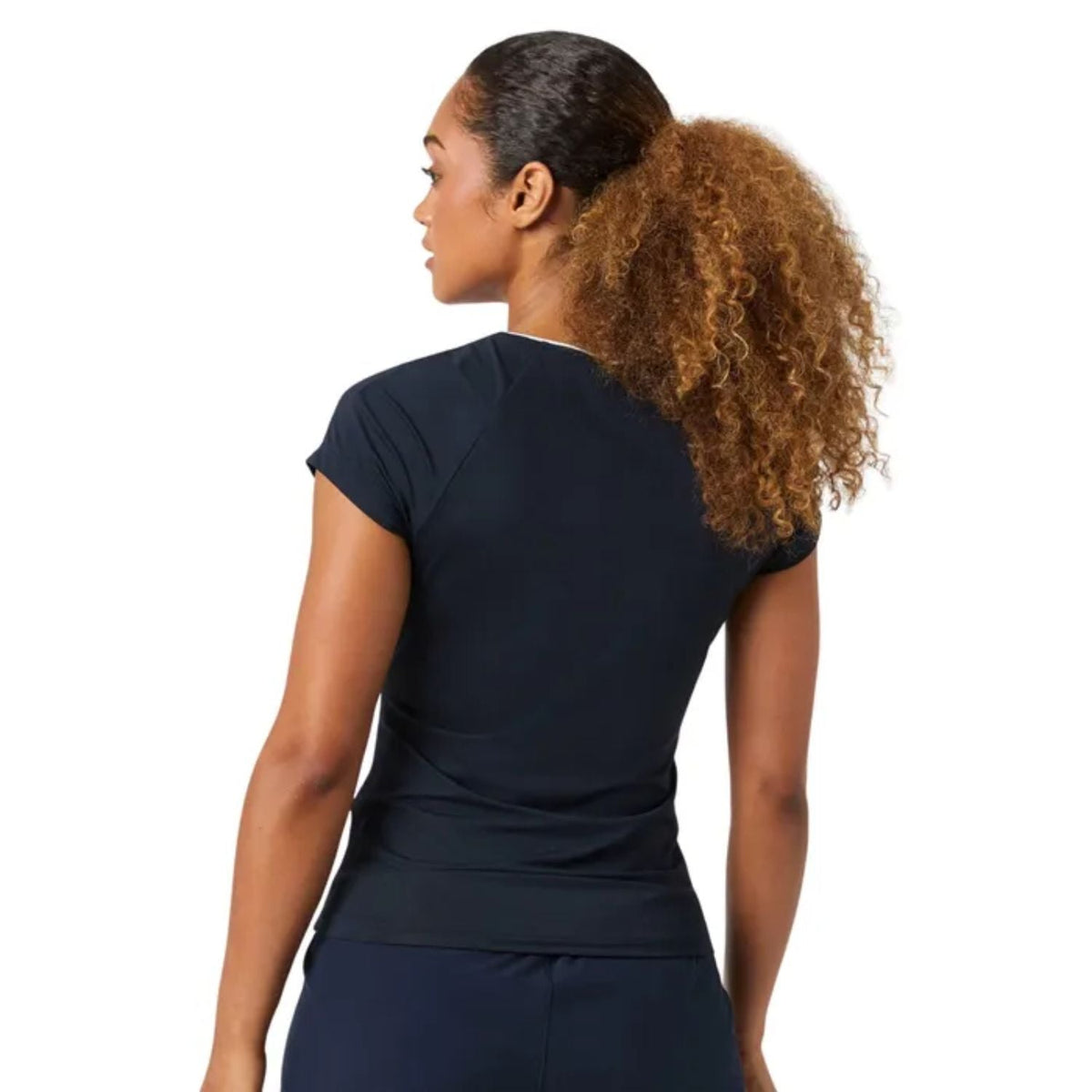 Parte de trás do t-shirt Bjorn Borg Ace com decote em V, na cor azul-marinho, usada
