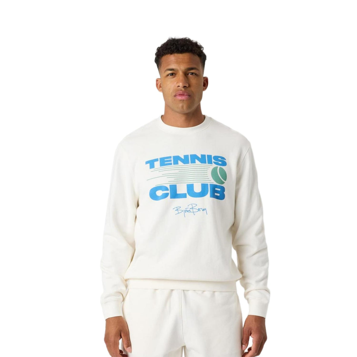 Herenmodel draagt het gebroken witte Bjorn Borg Classic Print Sweatshirt met Tennis Club print