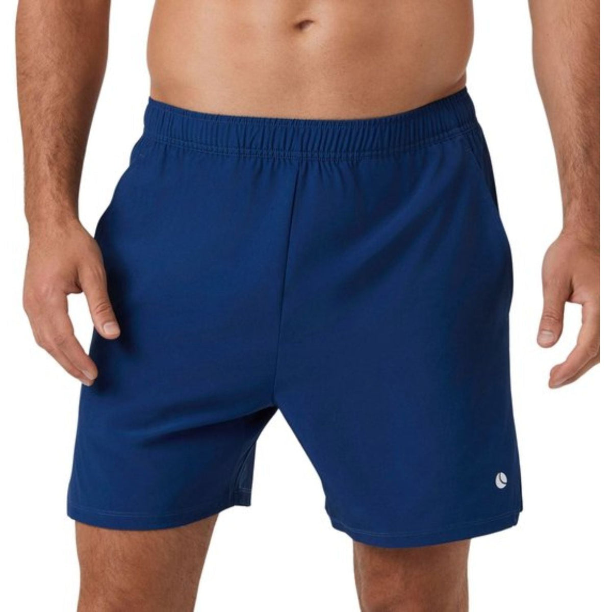 Vooraanzicht van de marineblauwe Bjorn Borg Short Ace Racquet gedragen door een model
