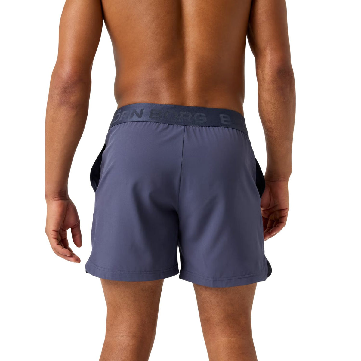 Achterzijde van de grijsblauwe Bjorn Borg Short Shorts, gedragen