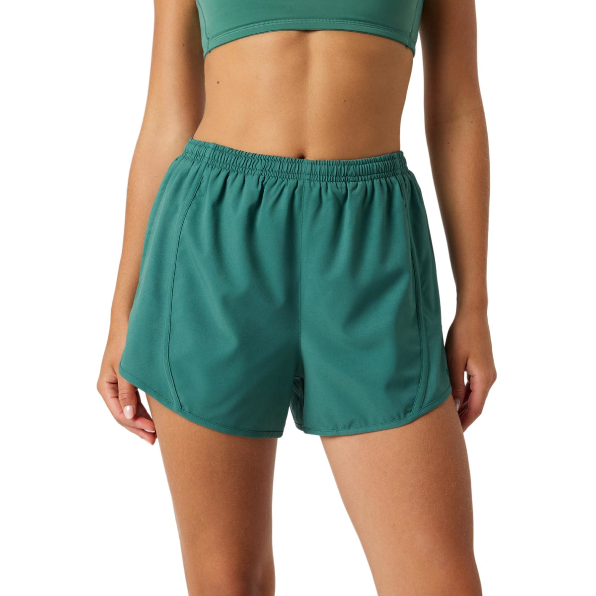Vooraanzicht van de groene Bjorn Borg Sports Shorts met bijpassende groene sporttop