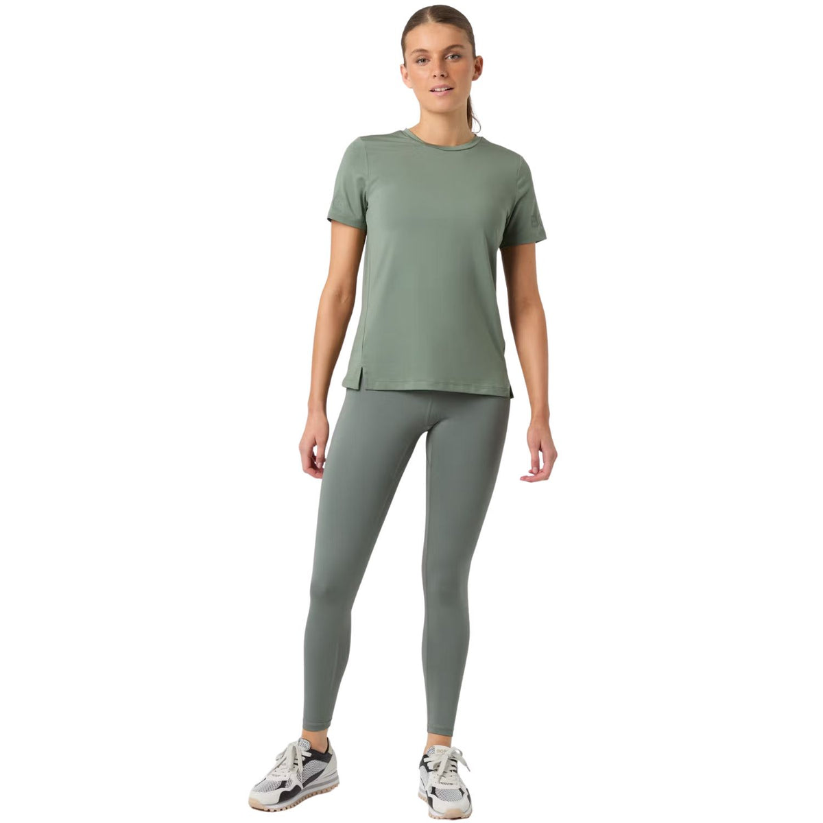 Bjorn Borg T-shirt voor dames in saliegroen, gedragen vooraanzicht