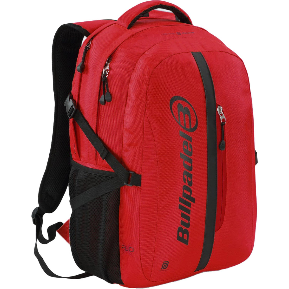 Schuin vooraanzicht van de rode Bullpadel Backpack XPLO met zwarte zijpanelen.