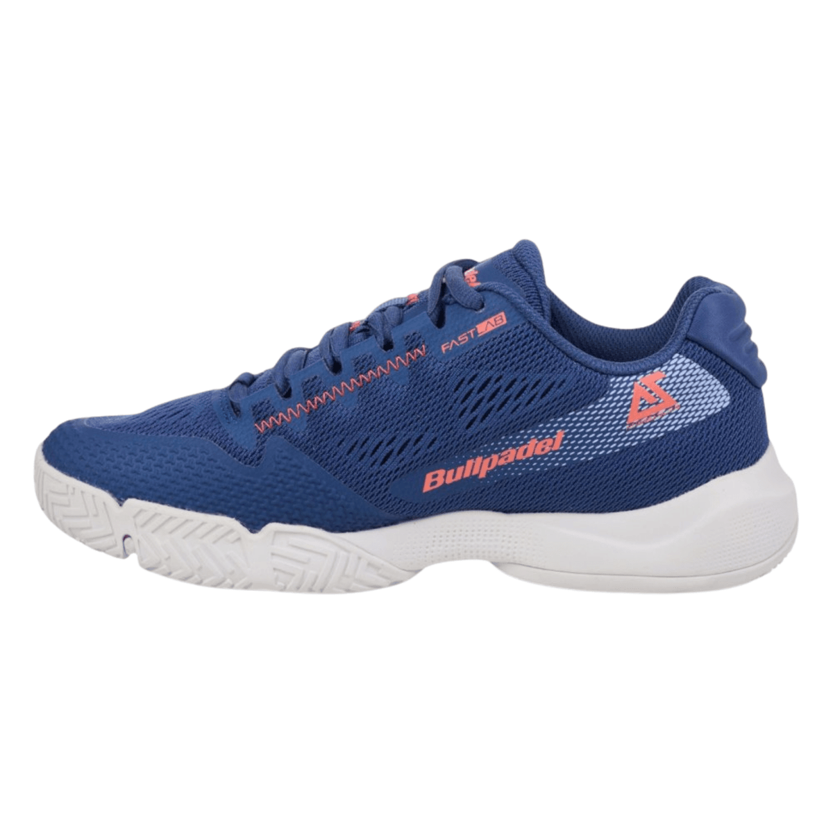 Buitenzijde van de Bullpadel Flow 25I W in blauw met koraalrode accenten en witte middenzool