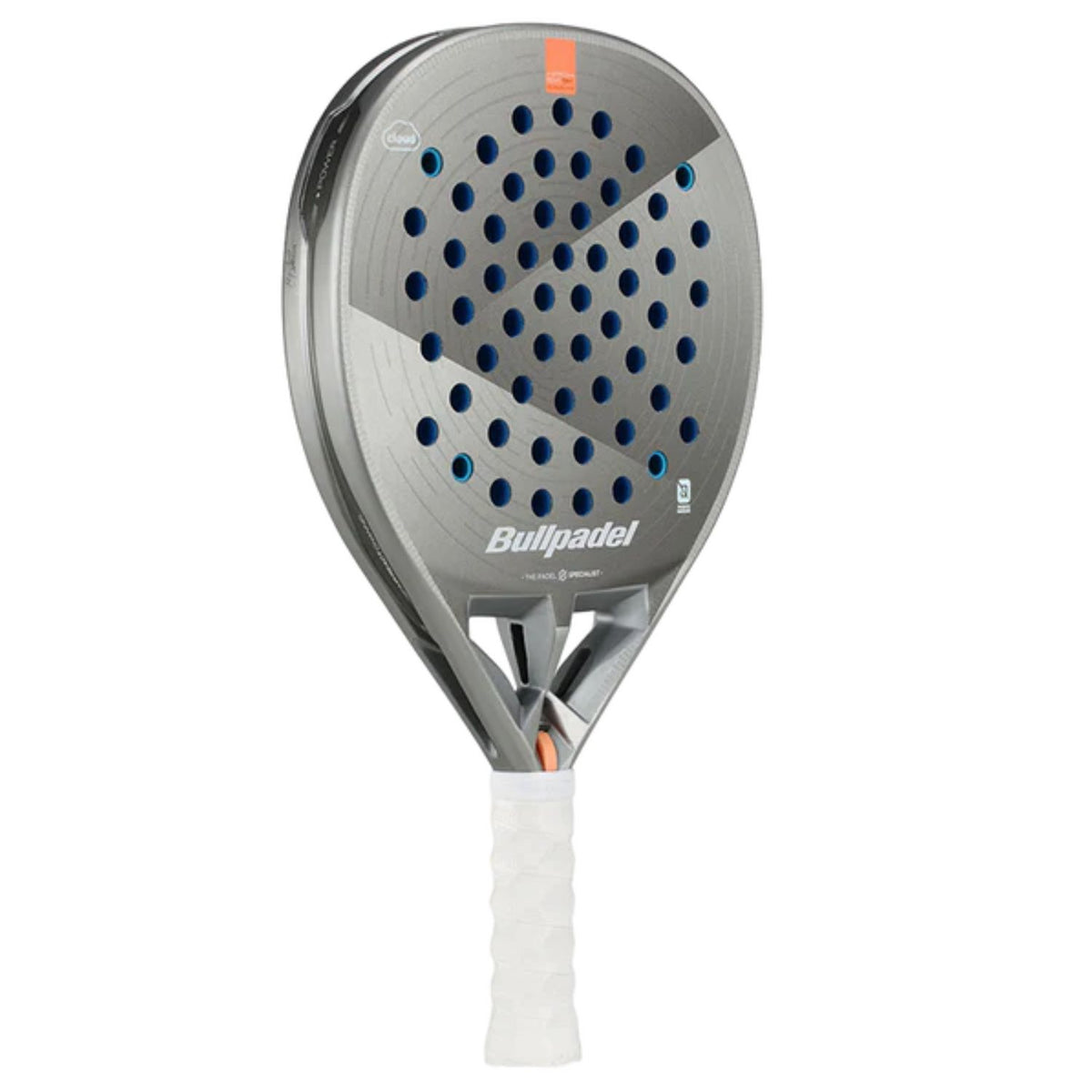 Bullpadel Hack 04 Hybrid Cloud 26 padelracket schuin vooraanzicht met witte grip