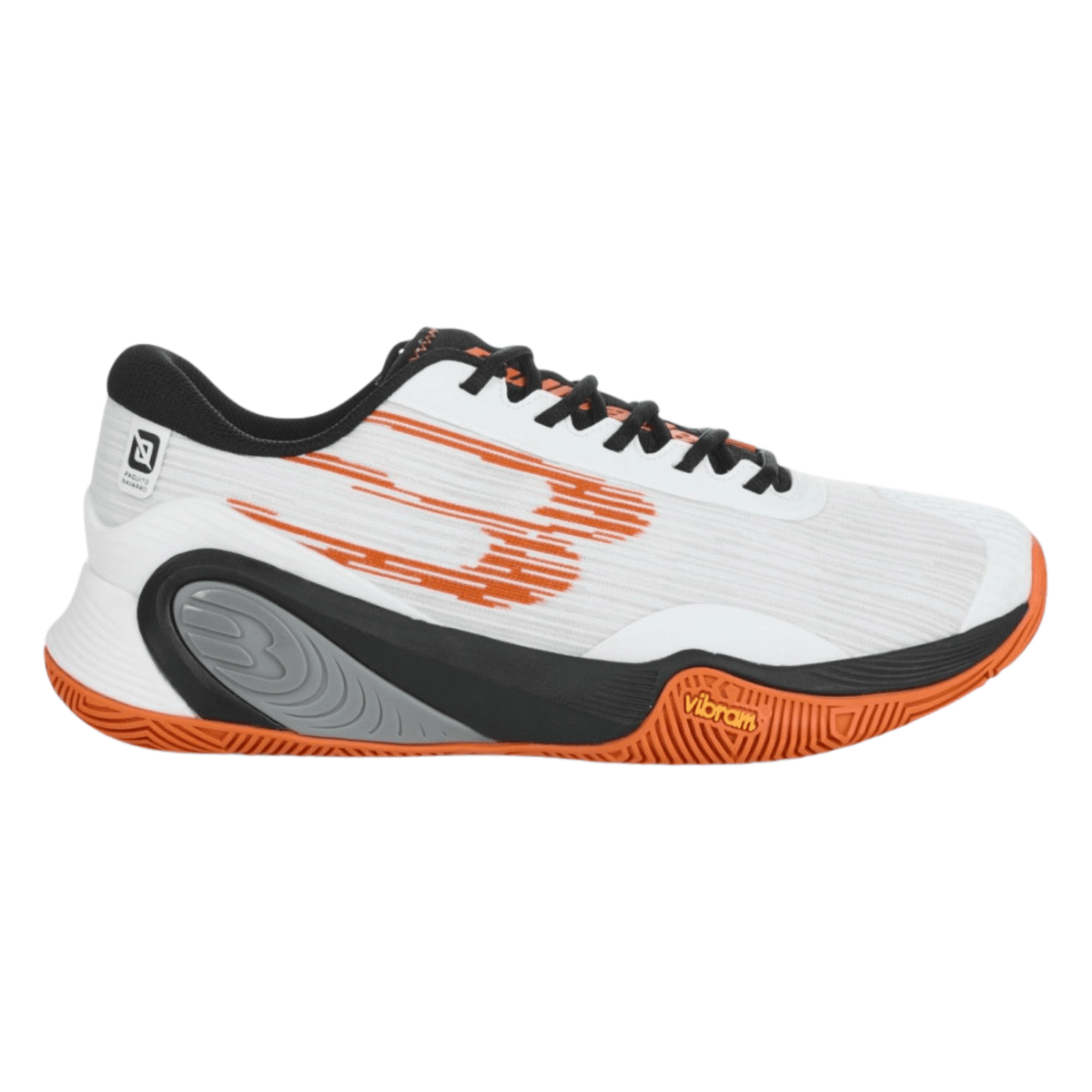 Bullpadel Hack Vibram 25I Orange, wit bovenwerk met oranje logo en oranje Vibram-zool