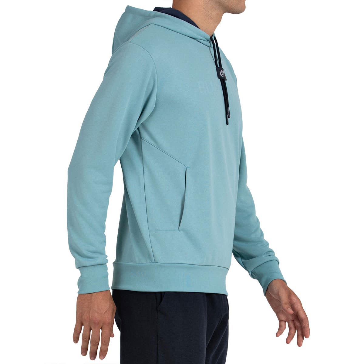 Zijaanzicht van de aquablauwe Bullpadel Hoodie Binee met steekzak en gestrekte arm