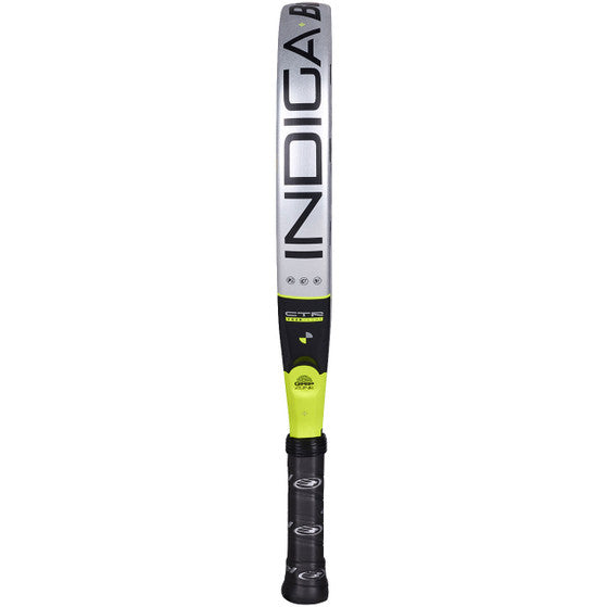 Zijaanzicht van het Bullpadel Indiga Control 26 met Indiga-opdruk op het frame