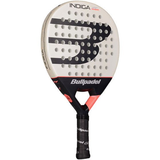 Bullpadel Indiga W 26 padelracket schuin vooraanzicht, ronde vorm in gebroken wit