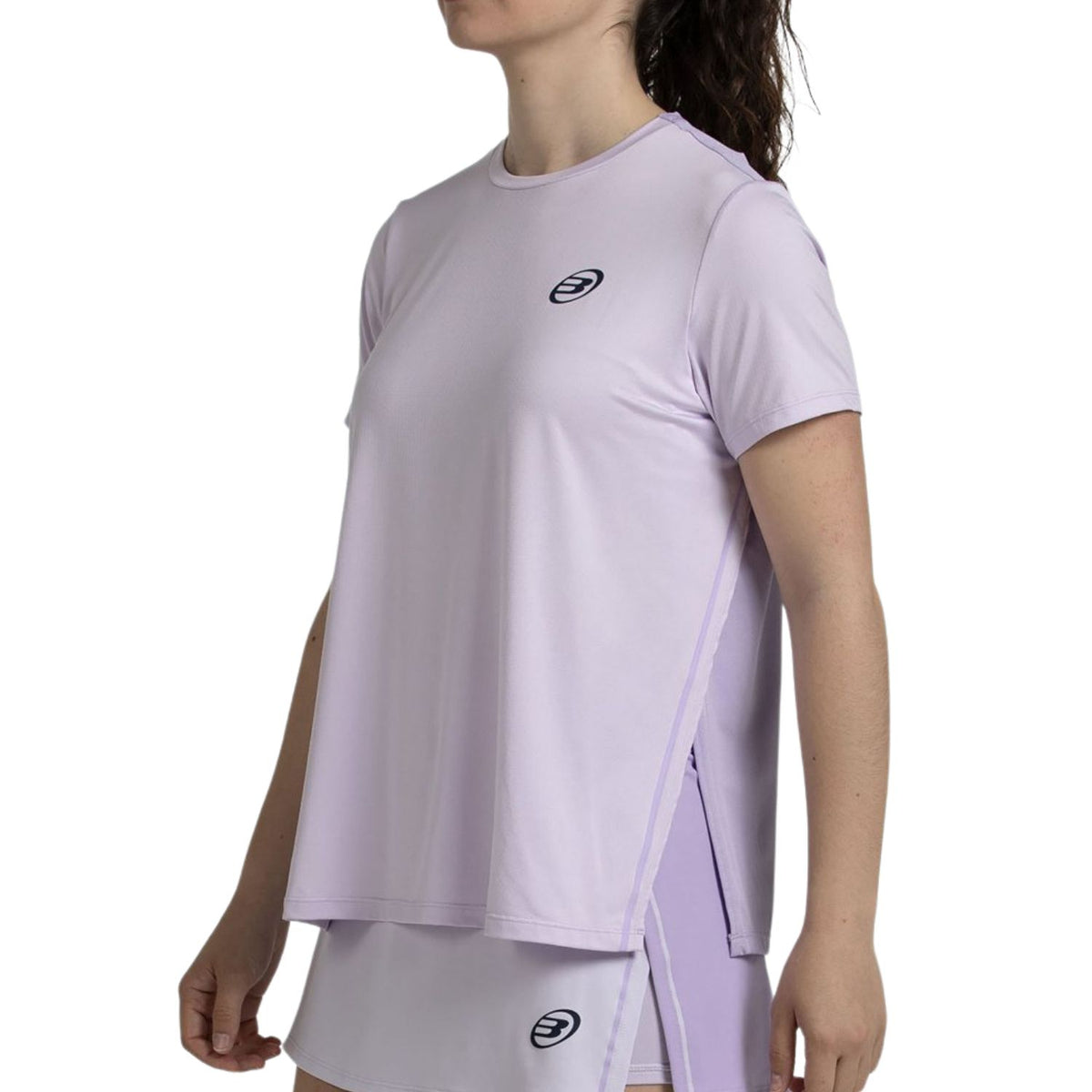 Schuin vooraanzicht van het lila Bullpadel Picase T-shirt met logo op de borst