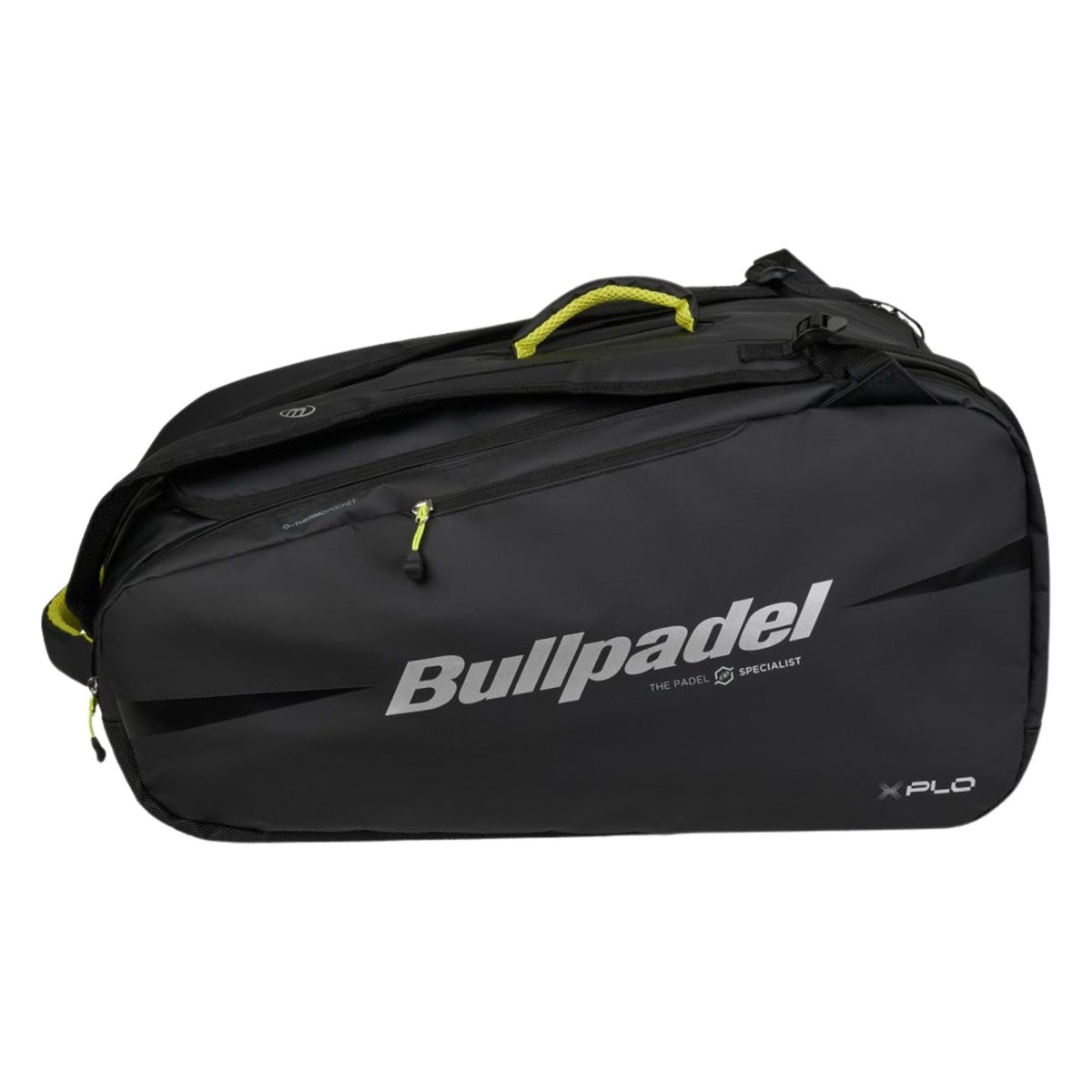 Zijaanzicht van de zwarte Bullpadel XPLO 2026 racketbag met limegroene accenten en grijs logo