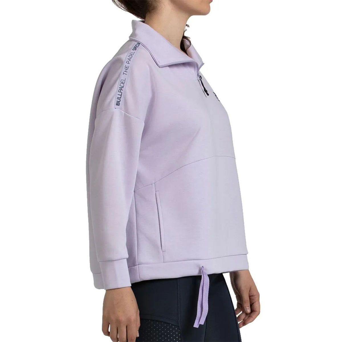 Lila Bullpadel Alasia sweater van opzij met trekkoord aan de zoom