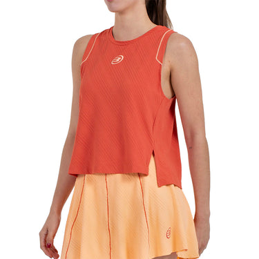 Koraalrood Bullpadel Amalia shirt schuin van voren met logo op de borst