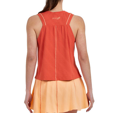 Achterzijde van het koraalrode Bullpadel Amalia mouwloze shirt voor dames