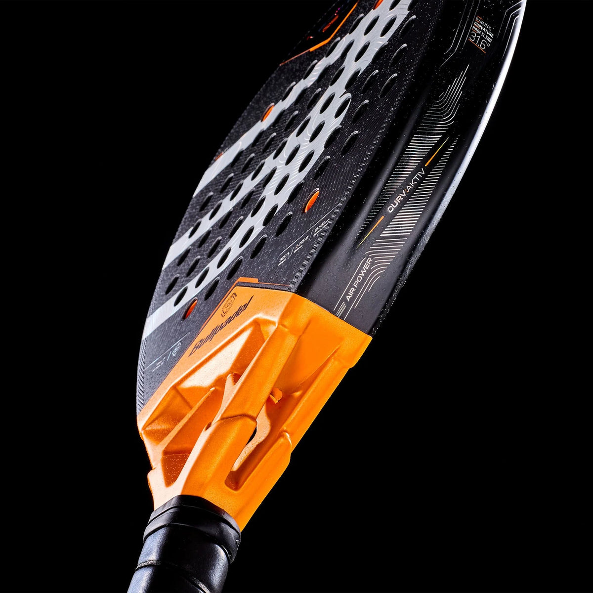 Detail van het frame en het hart van de Bullpadel Vertex 05 Comfort 27