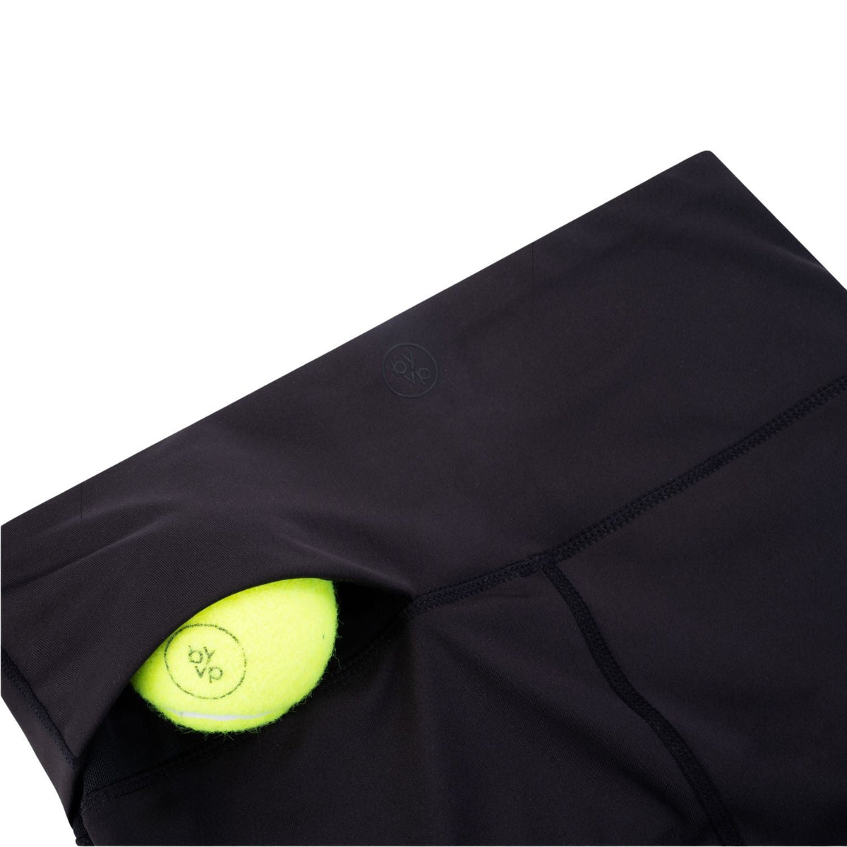 Detail van het balvakje in de tailleband van de By VP Legging Black met padelbal