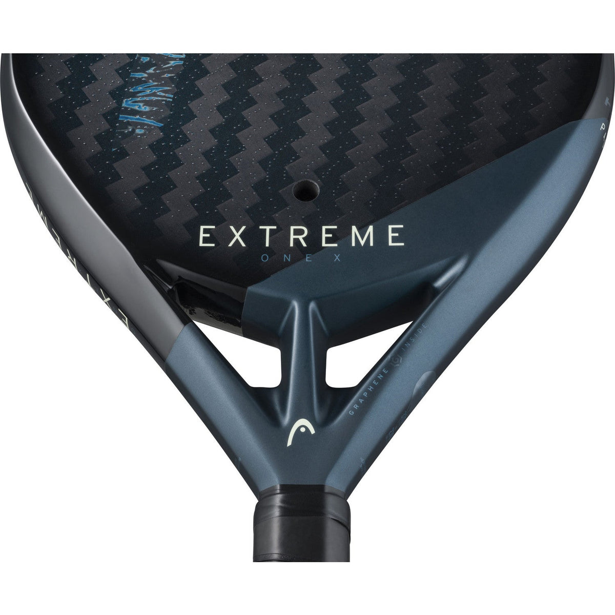 Detail van het hart van het Head Extreme One X 2025 met Extreme-opdruk en blauwe hartbrug