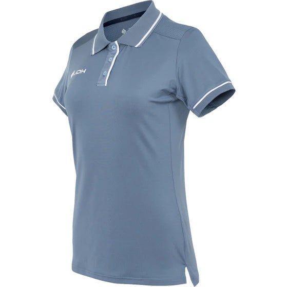 Schuin vooraanzicht van de grijsblauwe JDH Carbon W Pro polo voor dames