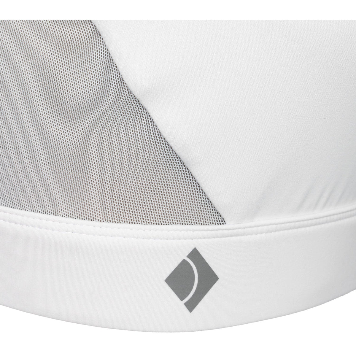 Detail van het grijze meshpaneel en het JDH-ruitlogo op de witte Sports Bra