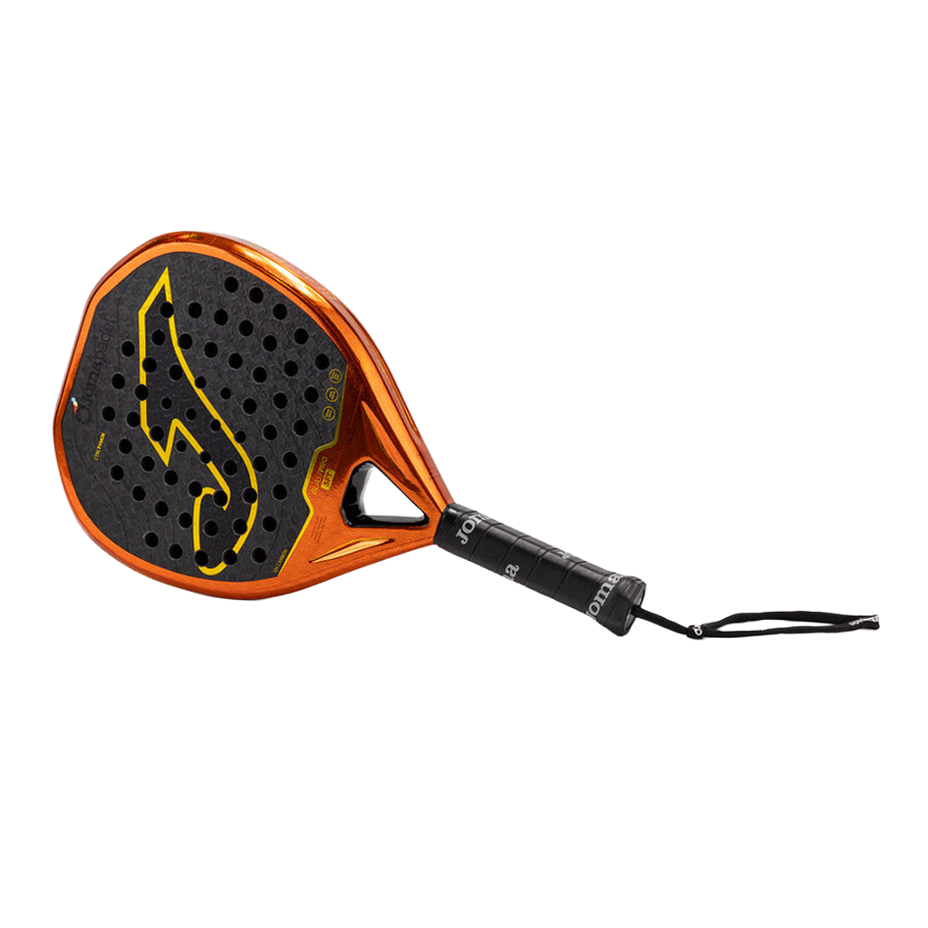 Joma Blast Pro Sft 2026 padelracket schuin liggend in oranje met gele opdruk