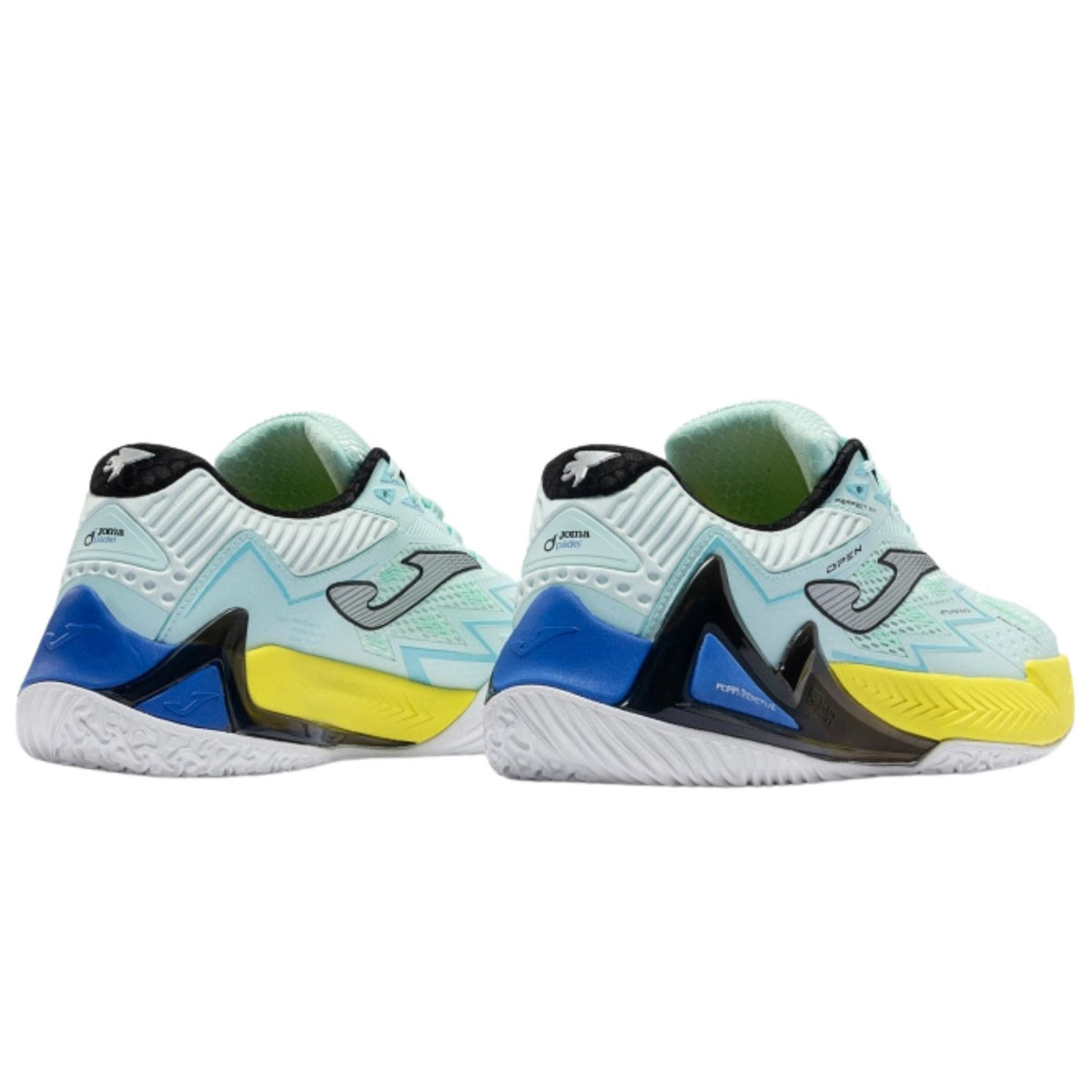 Achterkant van twee Joma Open Men 2026 schoenen in mintgroen met blauw