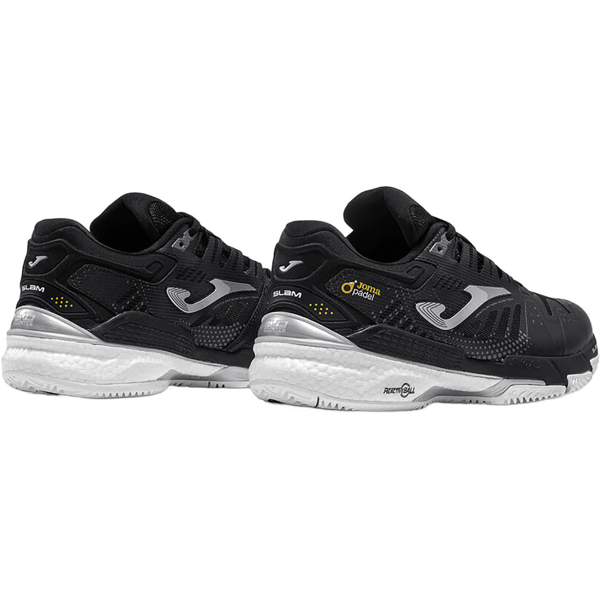 Achterkant van twee zwarte Joma Slam Classic padelschoenen