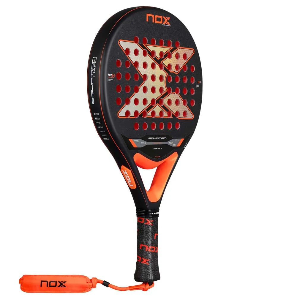 NOX Equation Hard Advanced 2026 schuin vooraanzicht, ronde vorm in zwart en oranje