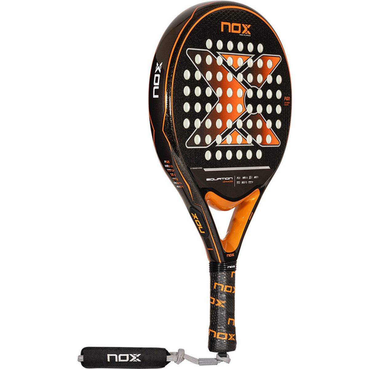 NOX Equation WPT Advanced Series 24 schuin vooraanzicht, ronde vorm in zwart