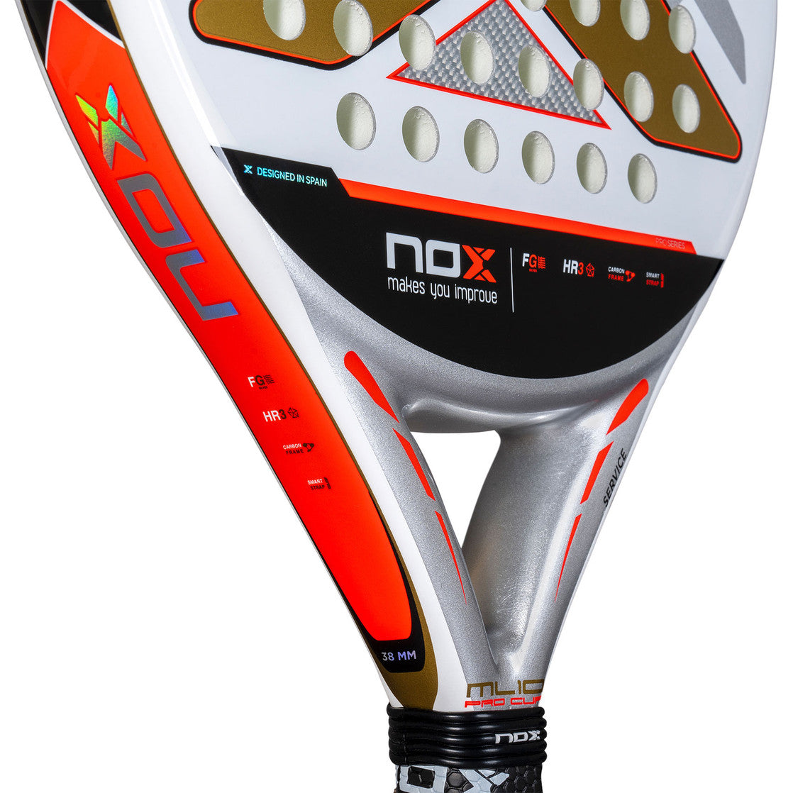 Detail van het zilveren hart van de NOX ML10 Pro Cup Coorp 2025