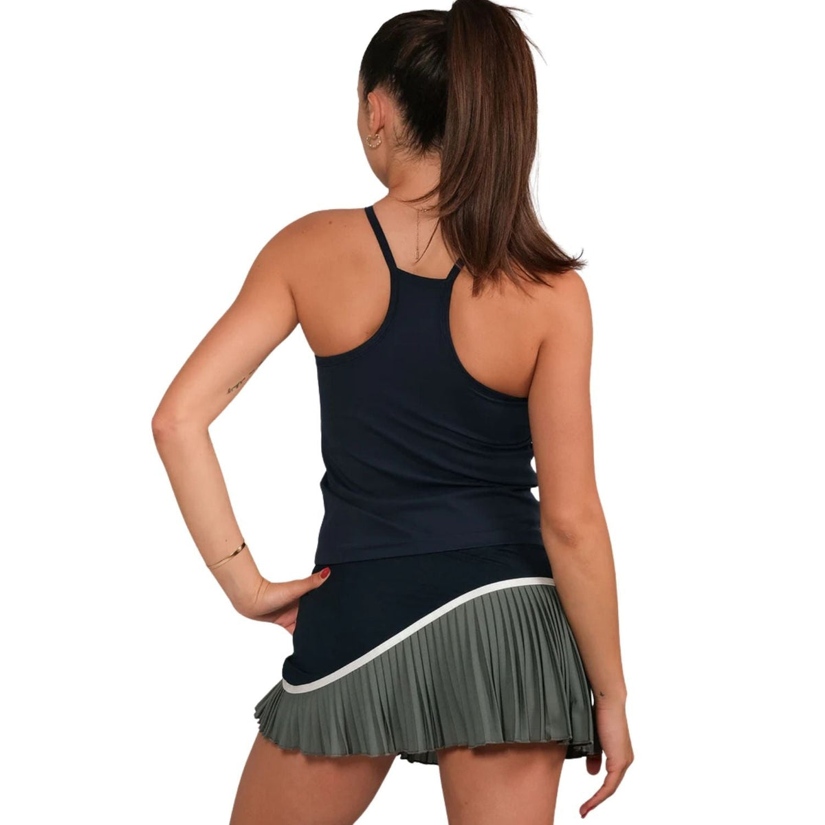 Achteraanzicht van de donkerblauwe RS Women Court Tank 2 in 1 met gekruiste rugbandjes