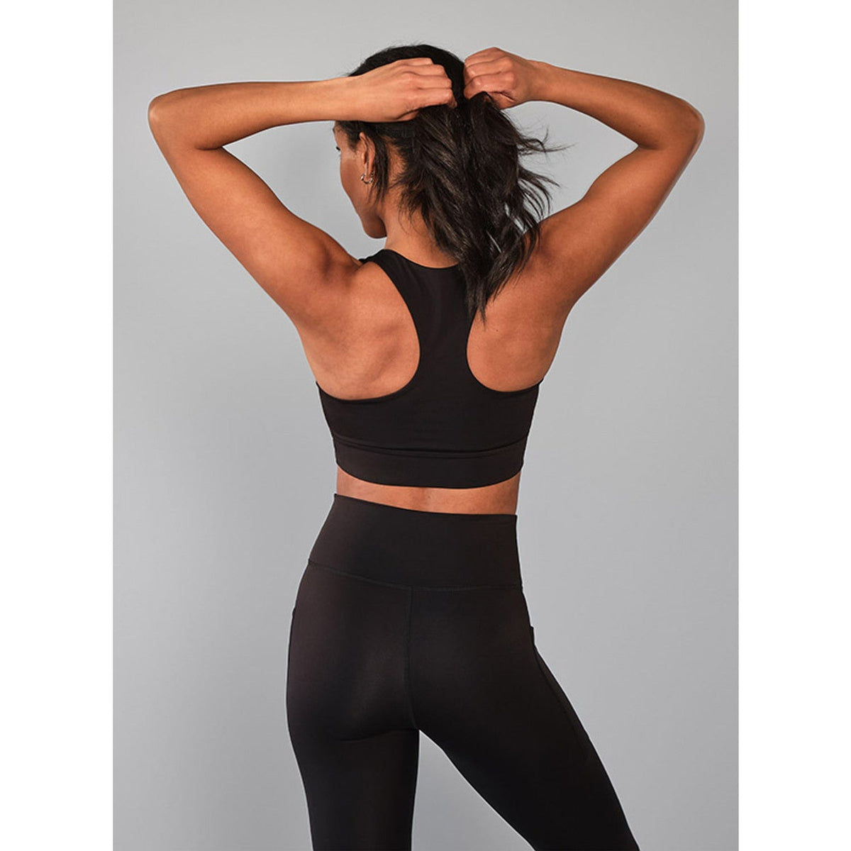 RS Women Stretch Tech Sports Bra Logo Black, achteraanzicht met brede rugbanden